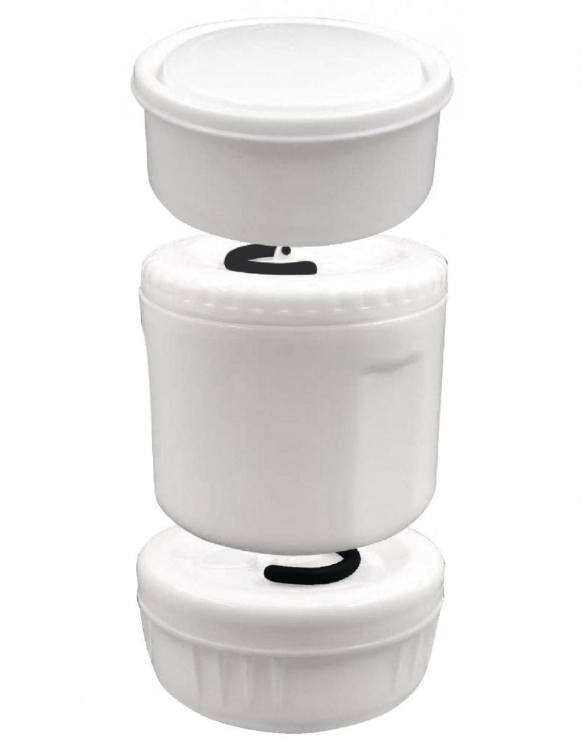 termoso viduje yra 3 atskiri sandarūs indai