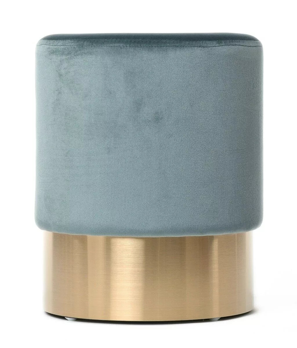 Pufas gali būti naudojamas sėdėti prie kavos staliuko