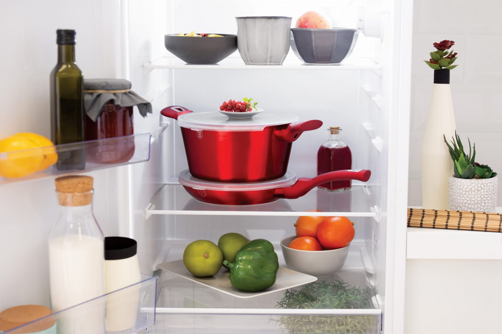 Smart Lid plastikiniai dangteliai leidžia maistą laikyti puoduose 